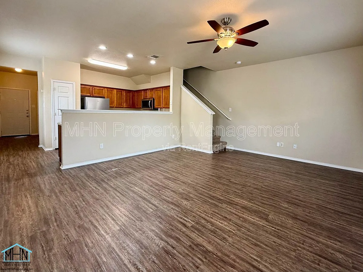 Building Photo - 5807 Golf Bnd #2