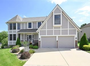6100 N Cypress Ave, Gladstone, MO 64119