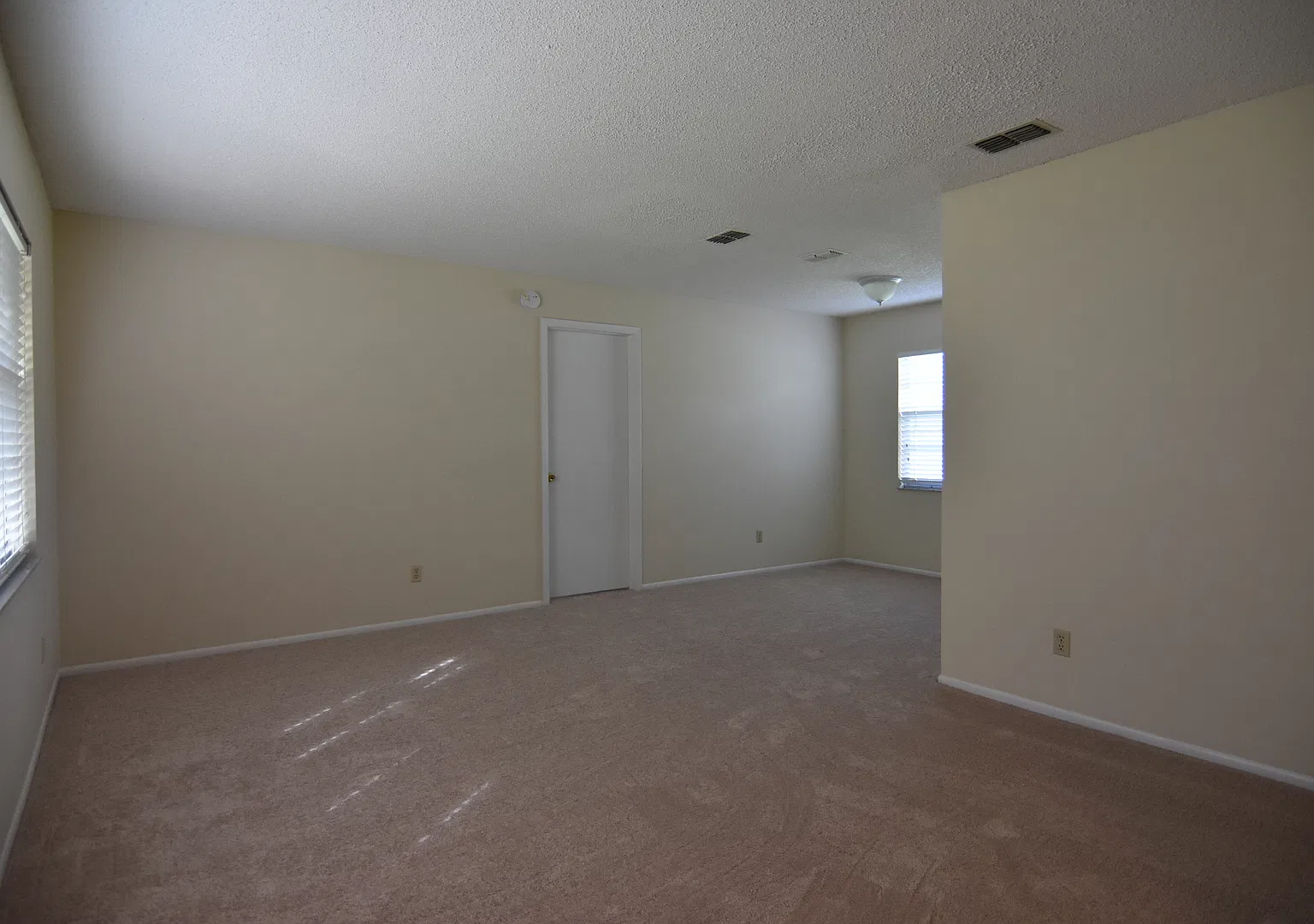 3 Bedroom 2 Bathroom in Winter Park! — Photo 2