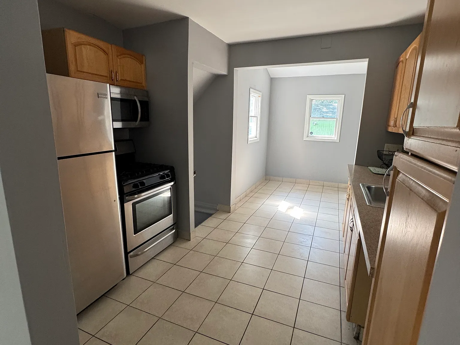 3 bed, $1,575 — Photo 4