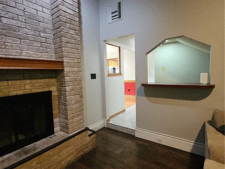 5221 Cromwell Dr — Photo 5