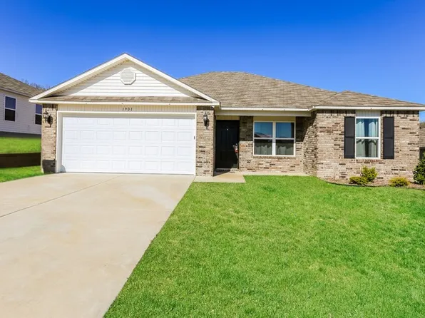 1901 Sebastian St, Sherwood, AR 72120