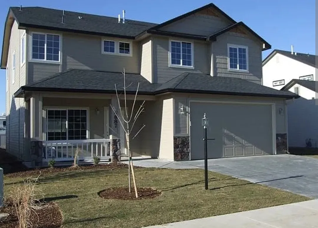 4 bed, 2194 sqft, $2,600 — Photo 1