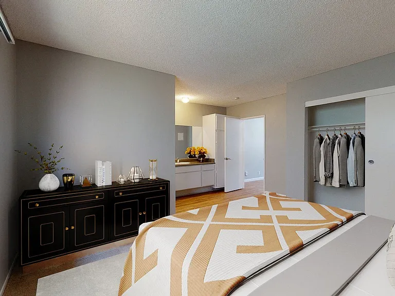 Executive House Apartments — Photo 8