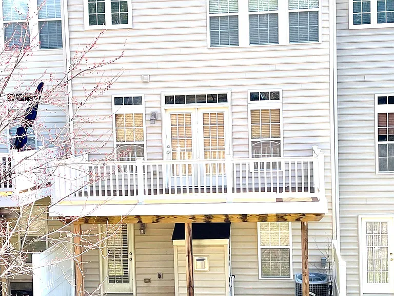 1560 Rutland Way — Photo 12