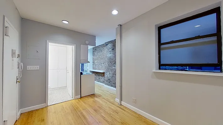 Rented by Compass | media 9