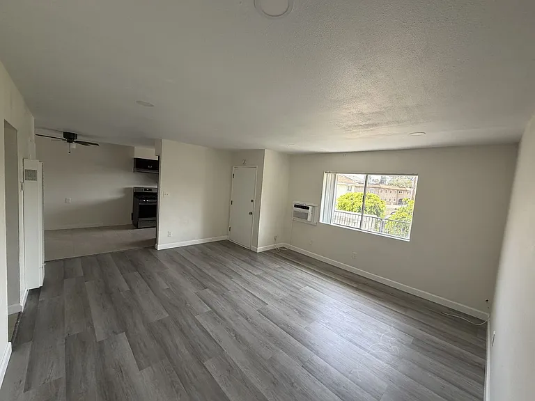 5791 Kingman Ave — Photo 3