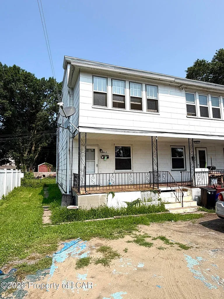 3 bed, 1000 sqft, $1,150 — Photo 1