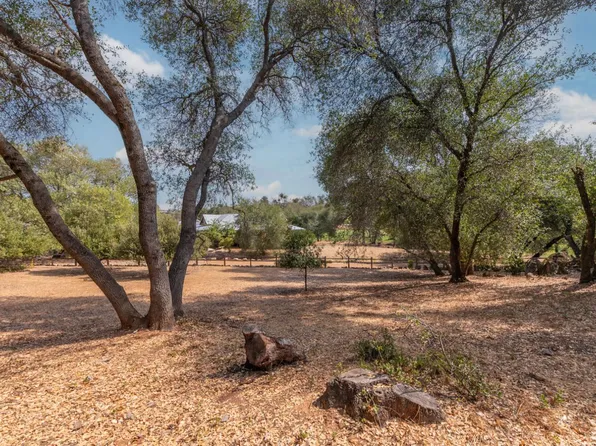 285 Smith Flat Rd, Angels Camp, CA 95222