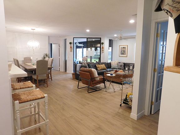 5th image of 5136 Floria Dr APT C