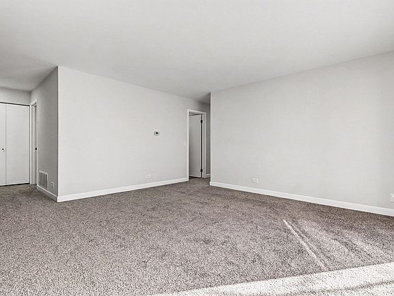 4th image of 1051 Driftwood Ct #A2