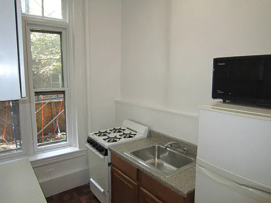 Rented by Concept Real Estate Group | media 35