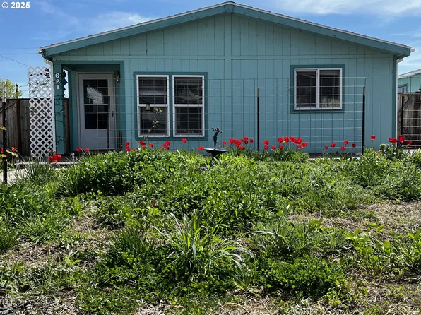 621 Dufur Ave, Maupin, OR 97037