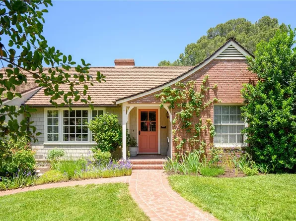 1281 Oak Circle Dr, Glendale, CA 91208