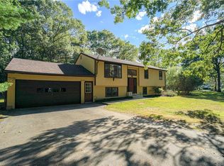 28 Clark Mill St, Coventry, RI 02816