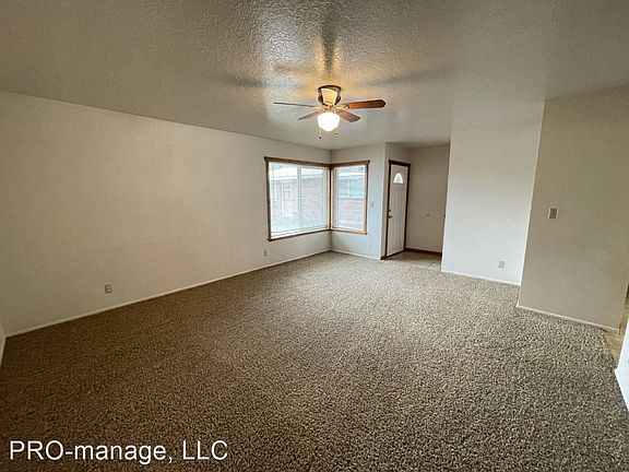2nd image of 719 Cambridge Dr APT 4