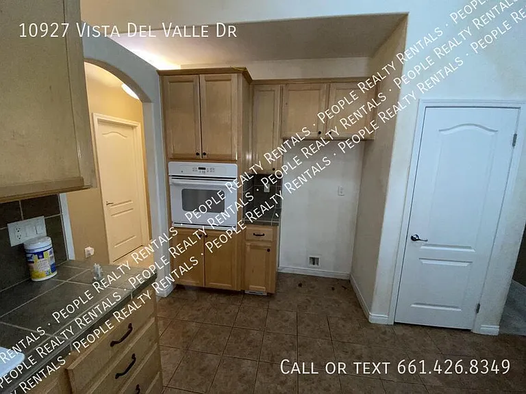 10927 Vista Del Valle Dr — Photo 13