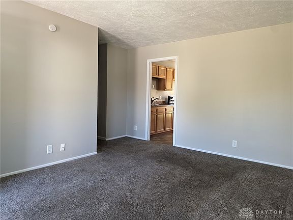 3rd image of 913 Firwood Dr