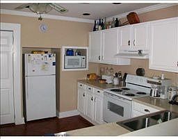 2nd image of 810 Camp Ave