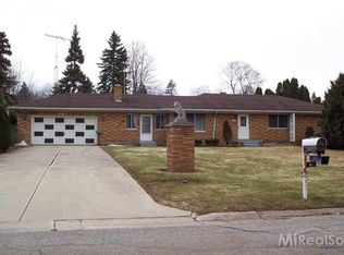 561 Cloverlawn St, East China, MI