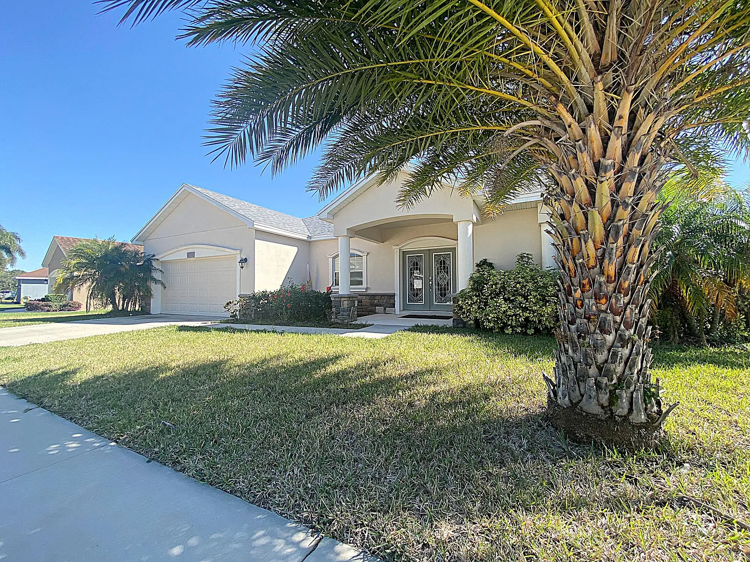 4 bed, 2386 sqft, $2,200 — Photo 1
