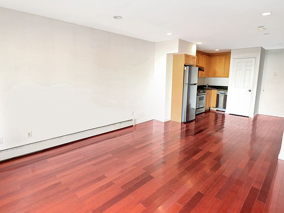 2nd image of 15 Saint Marks Pl #Phb