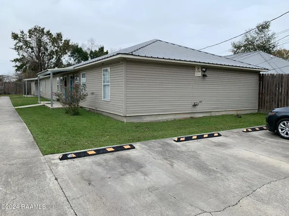 608 W Cherry St, Opelousas, LA 70570