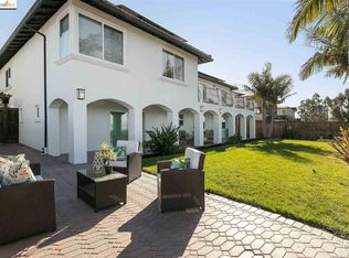 8101 Coach Dr, Oakland, CA 94605
