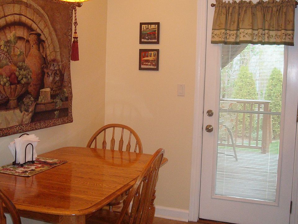Dinette Area in Kitchen