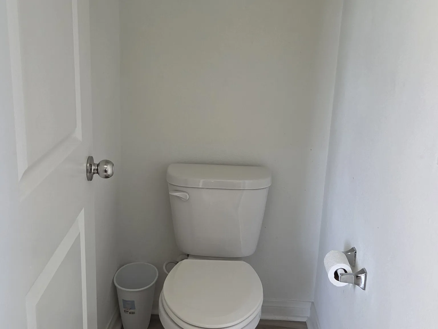 5 bed, 2391 sqft, $3,300 — Photo 3