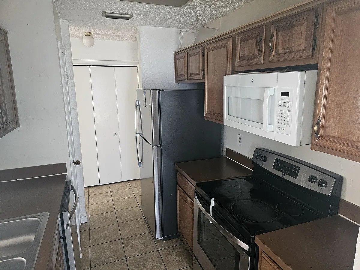 Building Photo - 3635 W Northgate Dr