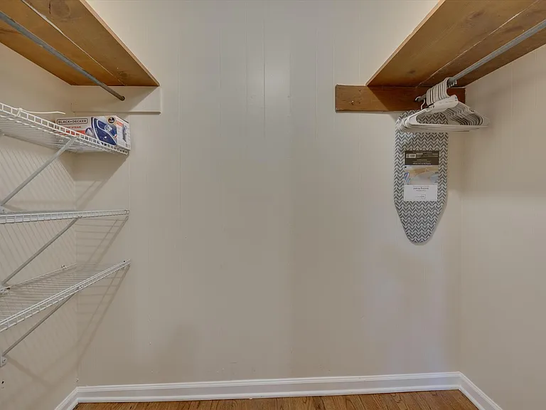 201 Parthenia Dr — Photo 15