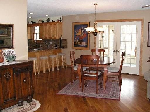 4th image of 60 Merritt Dr