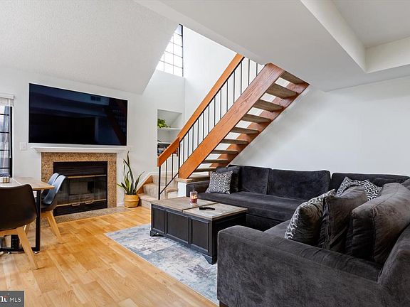 5th image of 6020 Curtier Dr Unit B