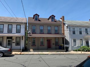 44 N 2nd St, Womelsdorf, PA