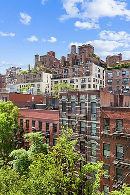 Sold by Compass | media 22