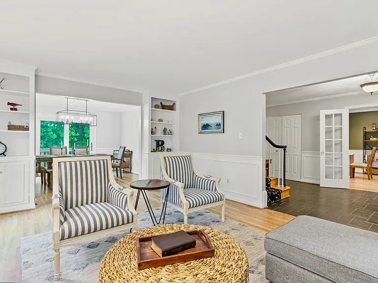 11002 Warwickshire Dr — Photo 15