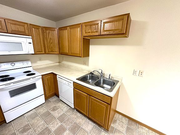 5th image of 1322 8th Ave NE #6