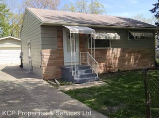 2911 N Pine St, Waukegan, IL 60087