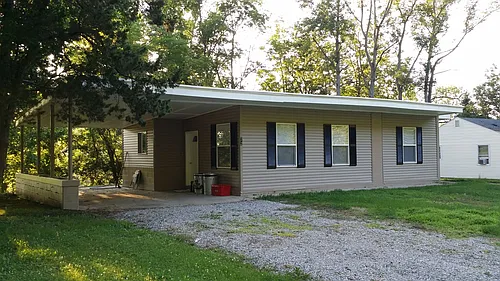 72 Columbus Rd Photo 1