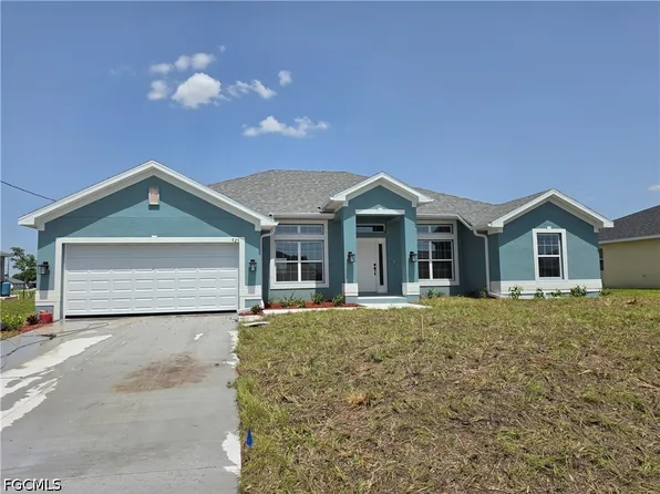 925 NW 8th Pl, Cape Coral, FL 33993