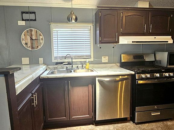 4th image of 394 Daren Dr