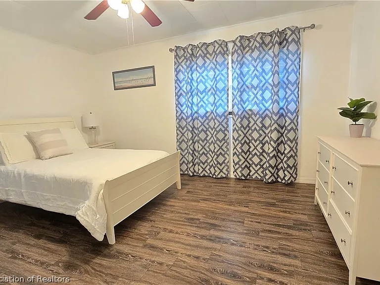 639 Killarney Dr — Photo 14