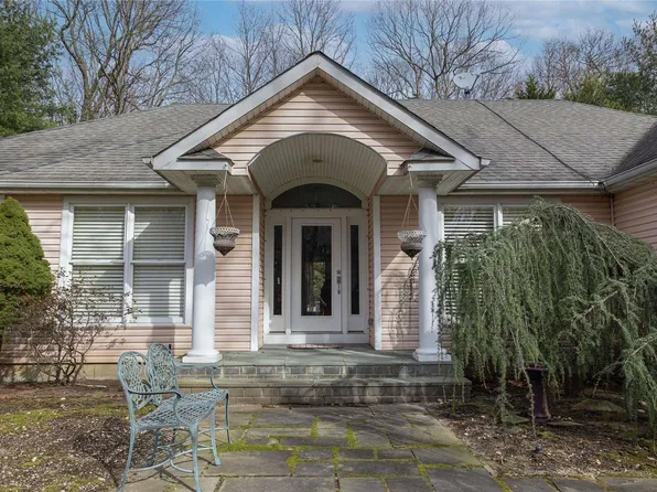 235 Old Town Road, Setauket, NY 11733