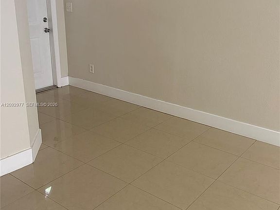 2nd image of 124 SW 16th Ave