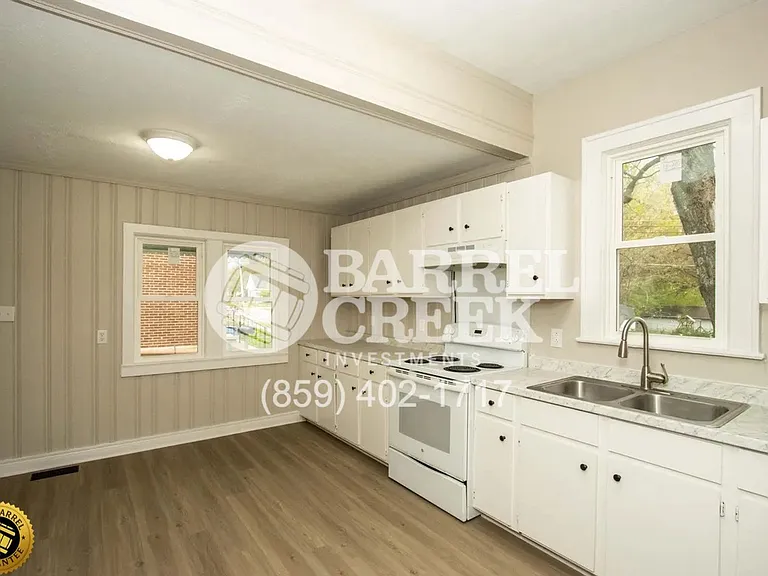 327 N 4th St — Photo 4