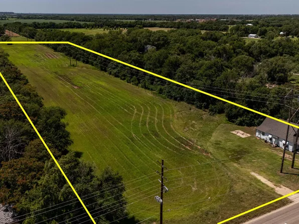 5961 S Seneca St, Wichita, KS 67217