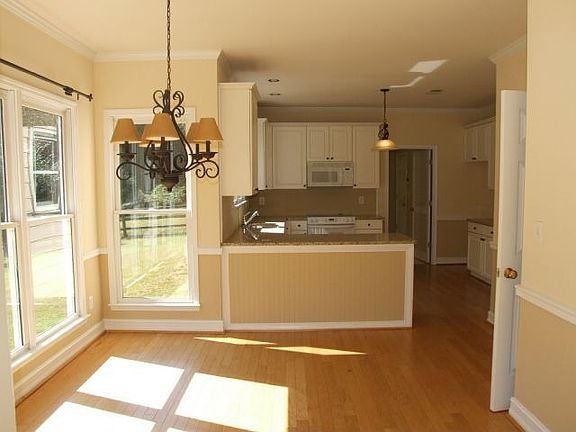 Bright Breakfast Area