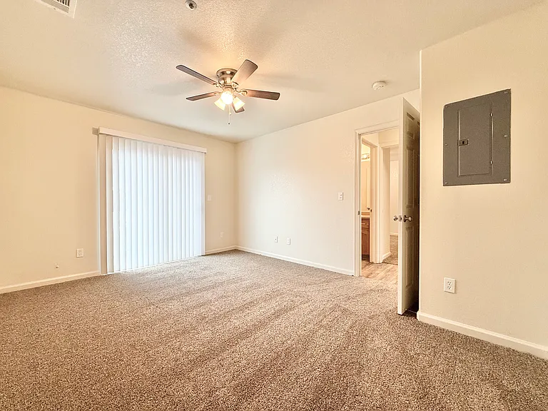 434 E Alameda St #203 — Photo 8