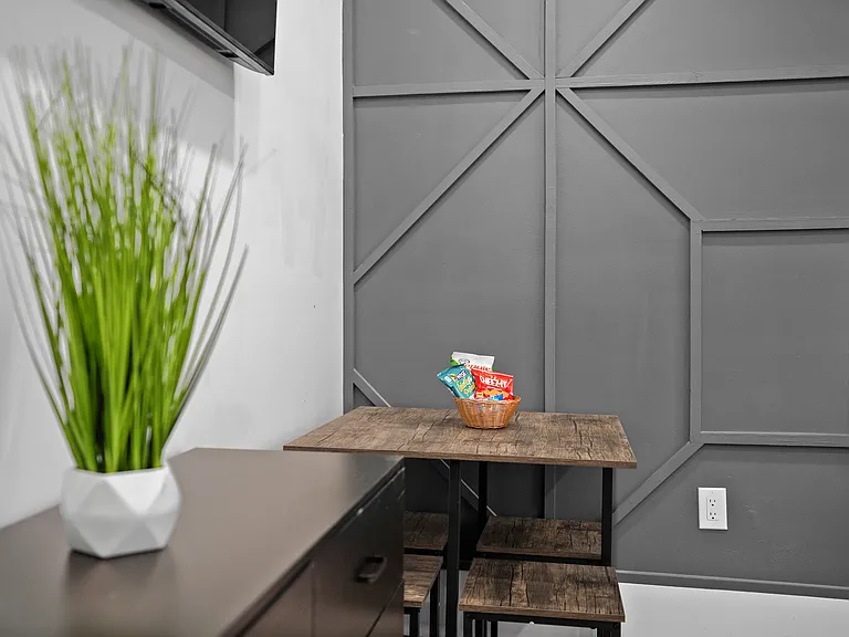 Ybor Luxe Apartments — Photo 35